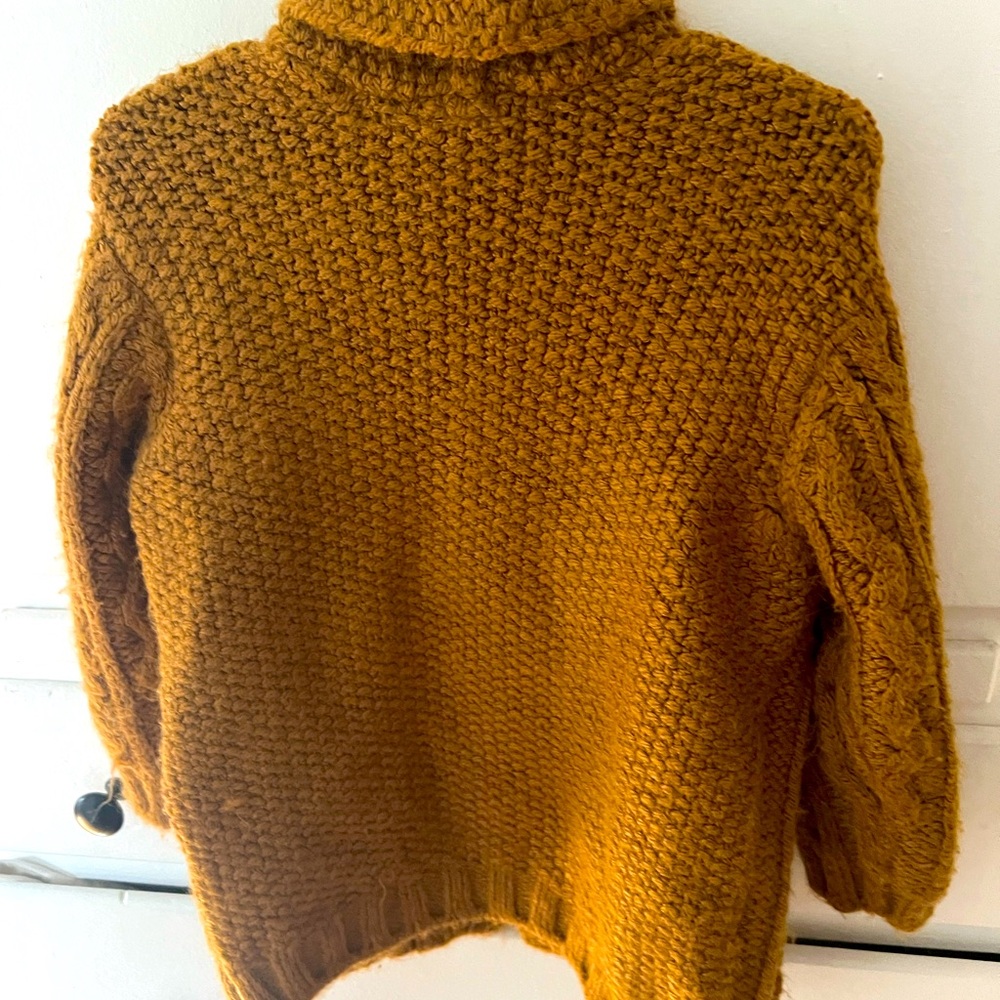 Zara girls soft knit sweater great for fall.